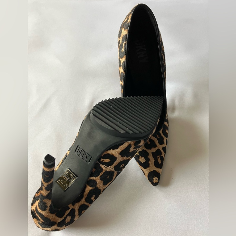 DKNY Women’s Carisa Slip-on Leopard Classic Pointed Toe Pump - Picture 13 of 15